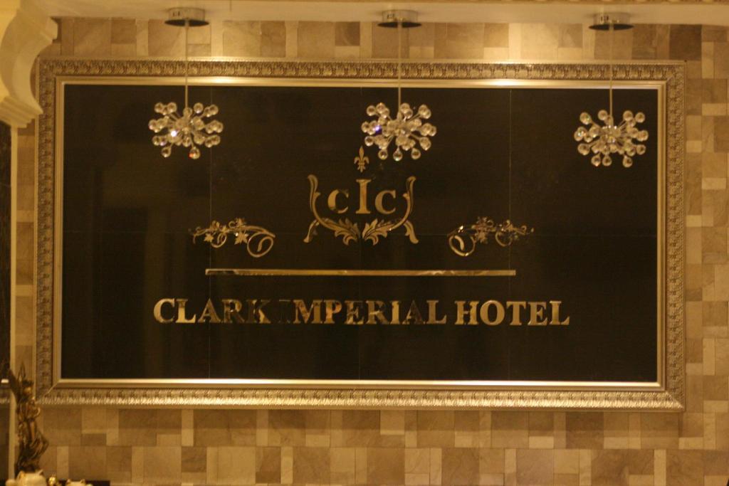 Clark Imperial Hotel Ángeles Exterior foto